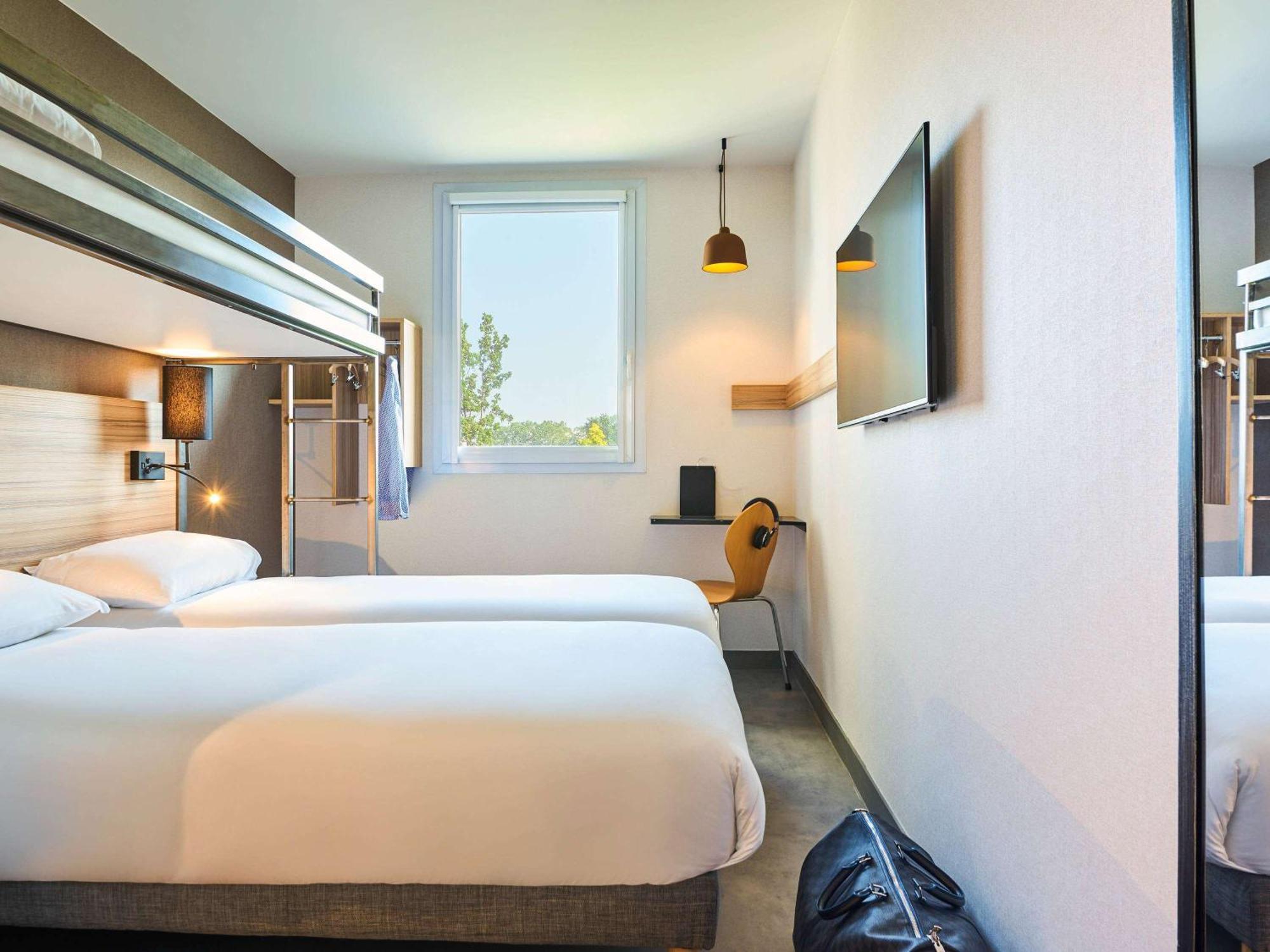 Ibis Budget Paris Porte De La Chapelle - Arena Exterior photo